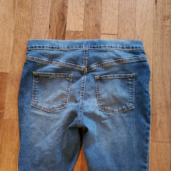 Old Navy girls jeans - Picture 4 of 4